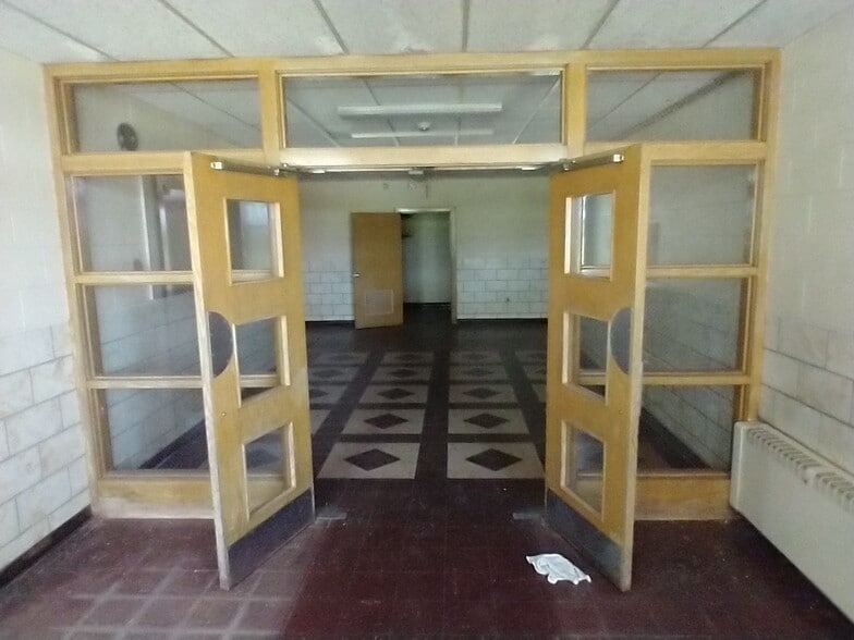 More Photos Of 662 Airport Rd, Punxsutawney Self Storage For Sale