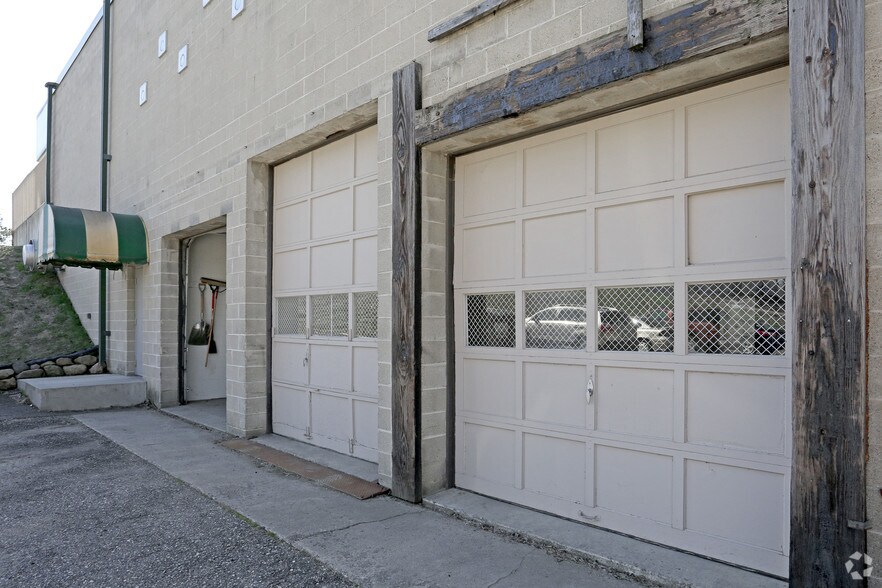 More Photos Of 4-16 Shady Oak Rd, Hopkins Unknown For Lease