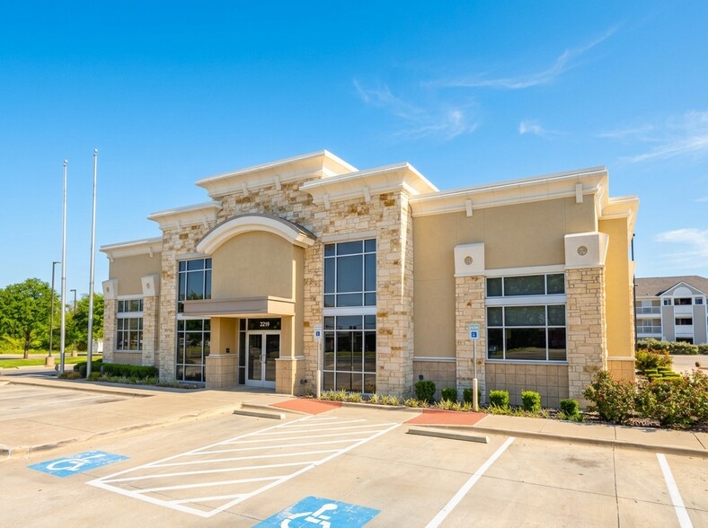 Primary Photo Of 2219 N Collins St, Arlington Bank For Sale