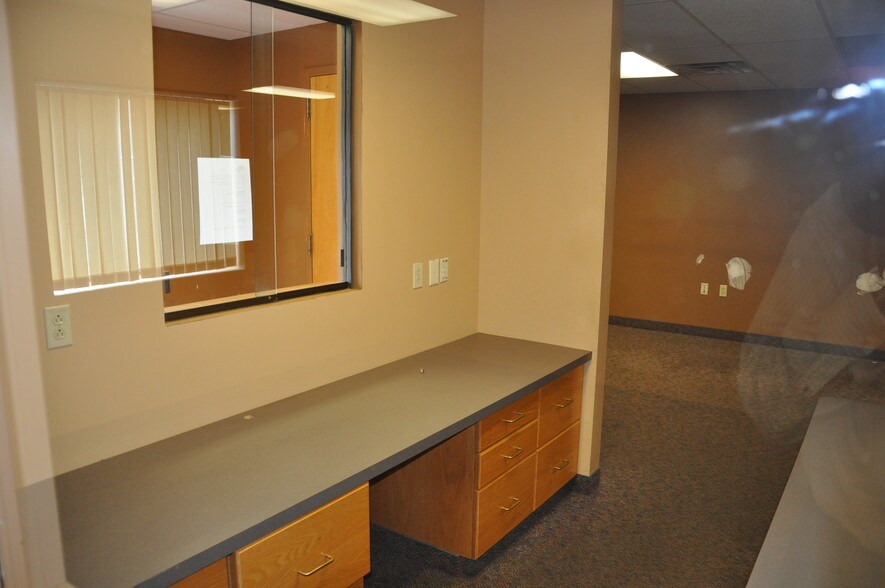 More Photos Of 8-10 Cairn St, Rochester Warehouse For Lease