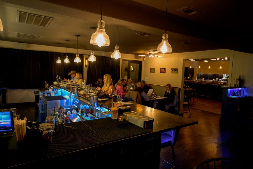 More Photos Of 300 E Main St, Johnson City Restaurant For Sale