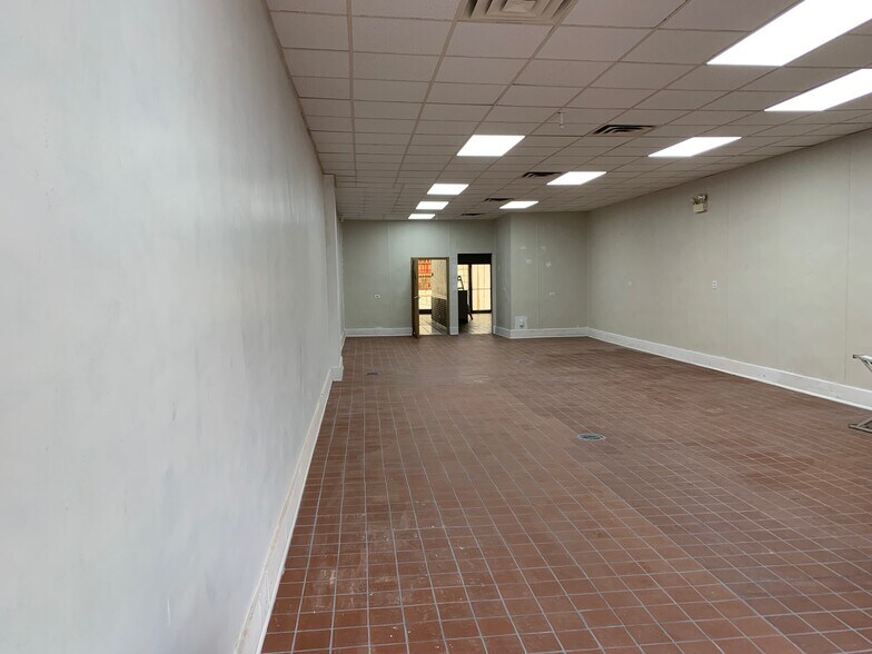 More Photos Of 1733-1739 N Harlem Ave, Chicago Storefront For Lease