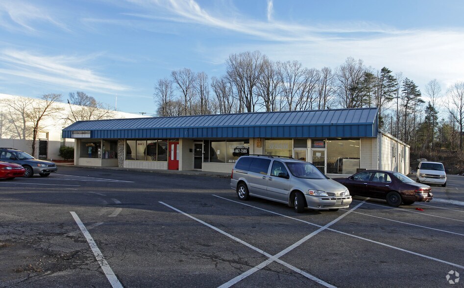 More Photos Of 2500 W Franklin Blvd, Gastonia Unknown For Lease