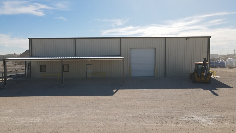 More Photos Of 2605 French dr, Hobbs Industrial For Lease