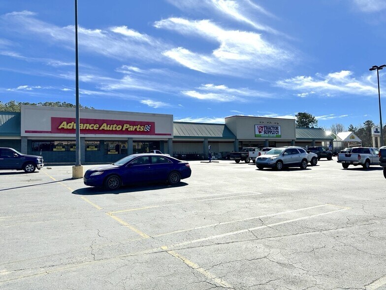 More Photos Of 1129 Ogeechee rd, Savannah General Retail For Lease