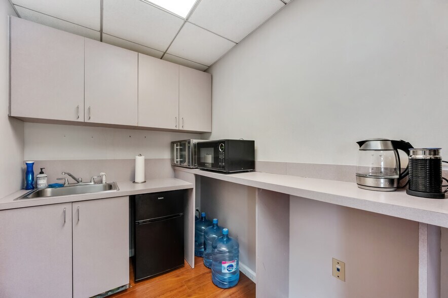 More Photos Of 14904 Richmond Hwy, Woodbridge Medical For Sale