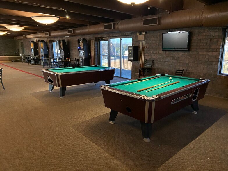 More Photos Of 330 E 135th St, Kansas City Restaurant For Sale