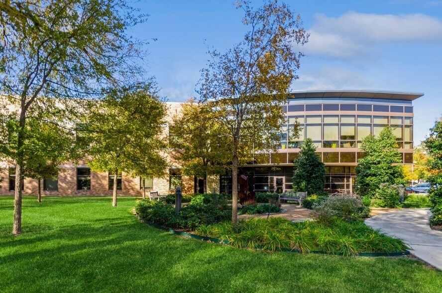 More Photos Of 8196 Walnut Hill Ln, Dallas Medical For Lease