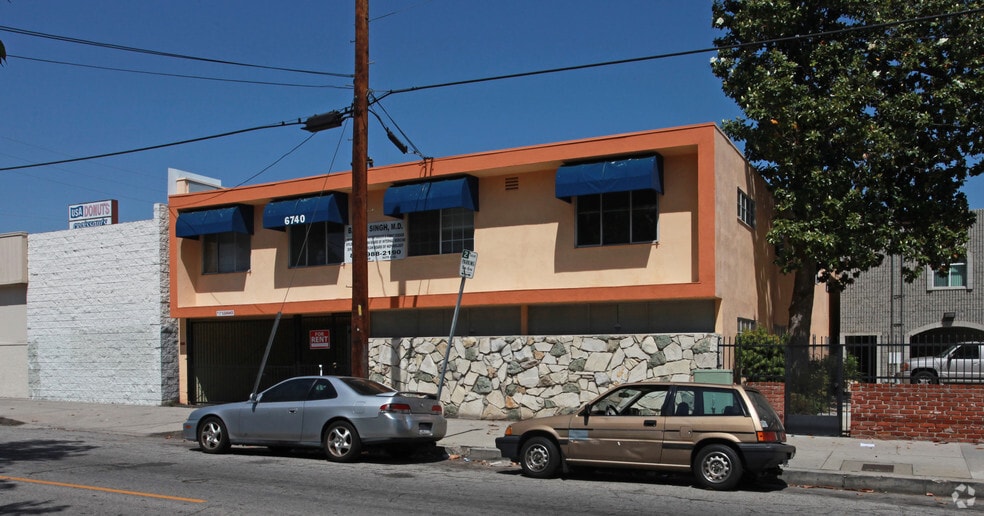 Primary Photo Of 6740 Vesper Ave, Van Nuys Medical For Lease
