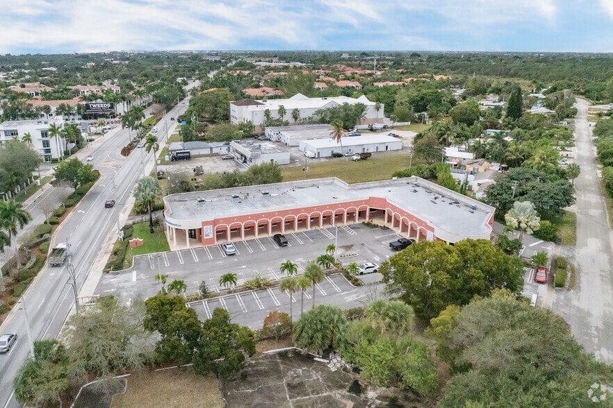 More Photos Of 2923 S Federal Hwy, Boynton Beach General Retail For Lease