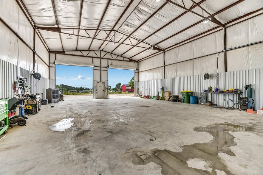 More Photos Of 204 FM 696, Elgin Light Manufacturing For Sale