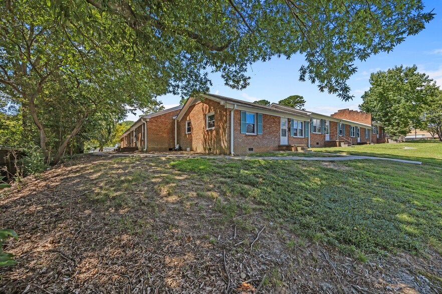 More Photos Of 2501 Vanstory St, Greensboro Apartments For Sale