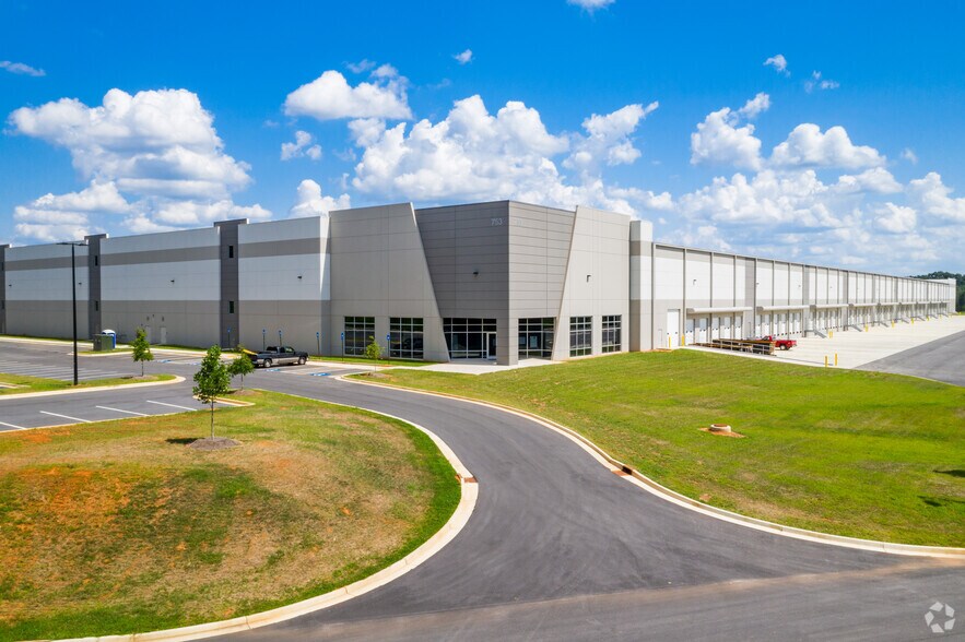 More Photos Of 753 Broadway Ave, Braselton Distribution For Lease