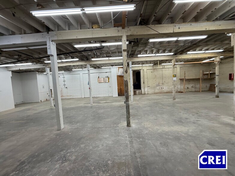 More Photos Of 6809 S Victoria Ave, Los Angeles Service For Lease