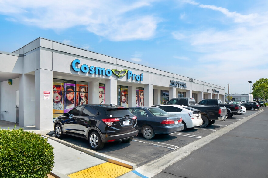 More Photos Of 12332-12424 Hesperia Rd, Victorville Unknown For Lease