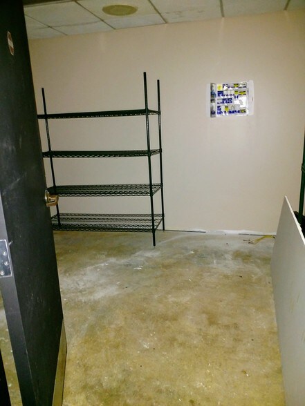 More Photos Of 2055 S Linden Rd, Flint Restaurant For Sale