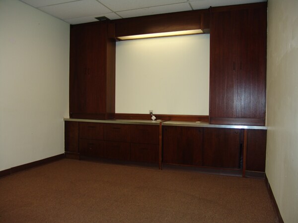 More Photos Of 2021 Tyler St, Hollywood Office For Lease
