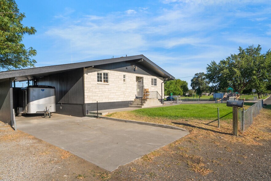 More Photos Of 814 Comstock St, Richland Daycare Center For Sale