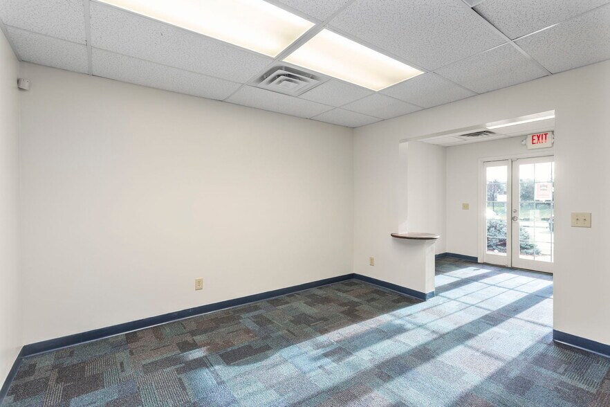 More Photos Of 9986 Spotswood Trl, Mc Gaheysville Office For Lease