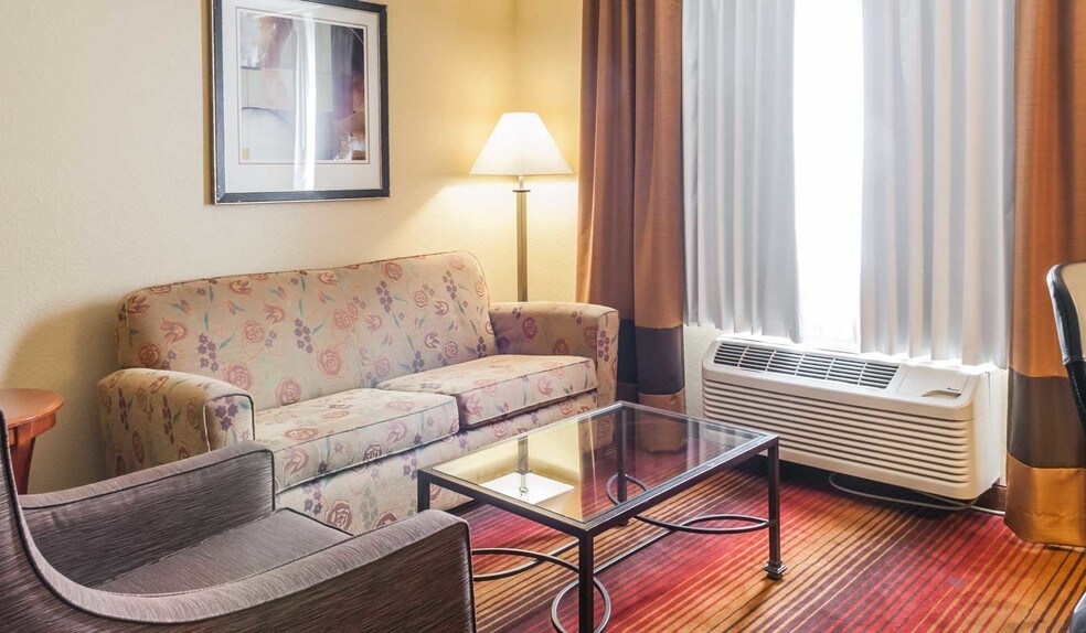 More Photos Of 6100 Iliff Rd NW, Albuquerque Hotel For Sale