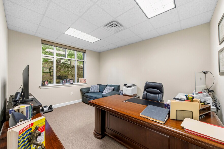 More Photos Of 2219 Sawdust Rd, The Woodlands Office For Sale
