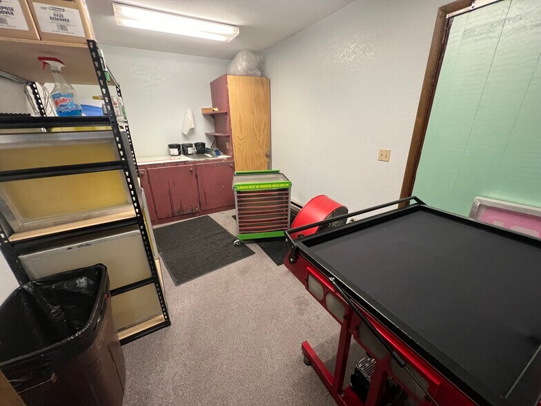 More Photos Of 1720 Main St, Lander Warehouse For Sale