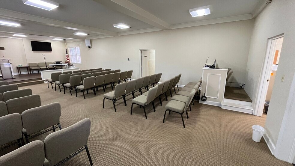 More Photos Of 3898 Kernersville Rd, Winston-Salem Specialty For Sale