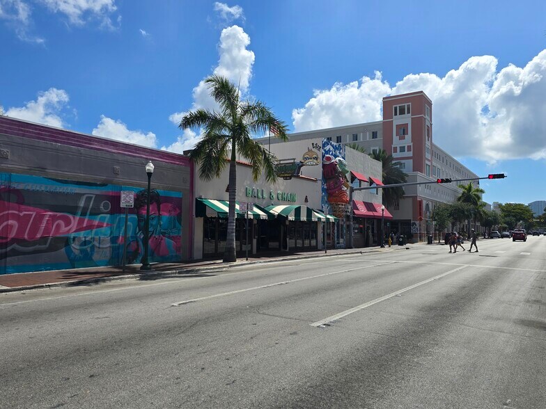More Photos Of 1521 SW 8th St, Miami Storefront For Lease