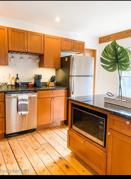 More Photos Of 227 Egremont Plain Rd, North Egremont Office For Sale