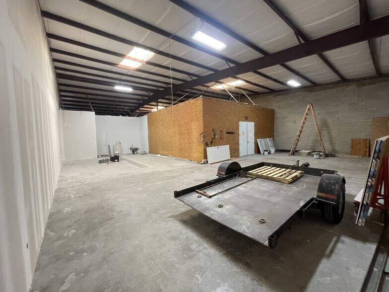 More Photos Of 711-751 Business Park Blvd, Winter Garden Warehouse For Lease