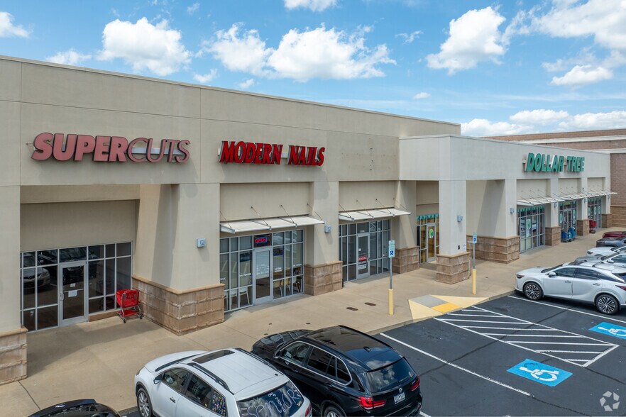 More Photos Of 6005-6007 Wade Hampton Blvd, Taylors General Retail For Lease