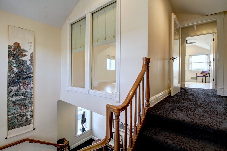 More Photos Of 3011 Broadway St, Boulder Office For Sale