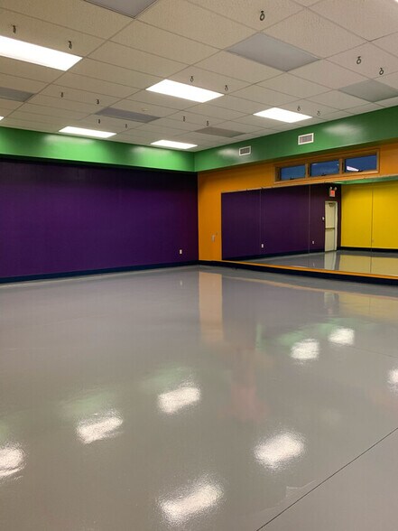 More Photos Of 201 Sunset Blvd E, Chambersburg Warehouse For Sale