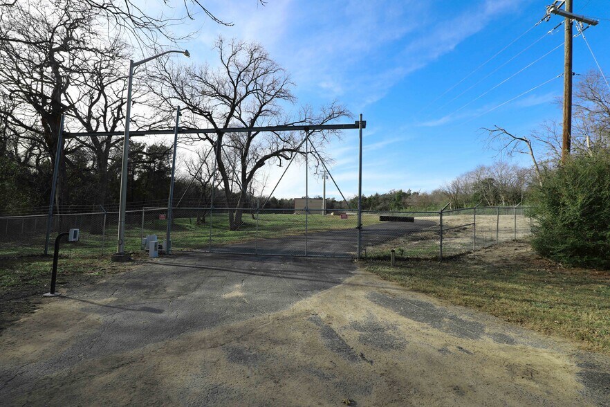 More Photos Of 10407 S Central Expy, Dallas Land For Sale