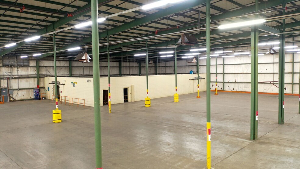 More Photos Of 50 Iron Gate Rd, Clarksville Manufacturing For Lease