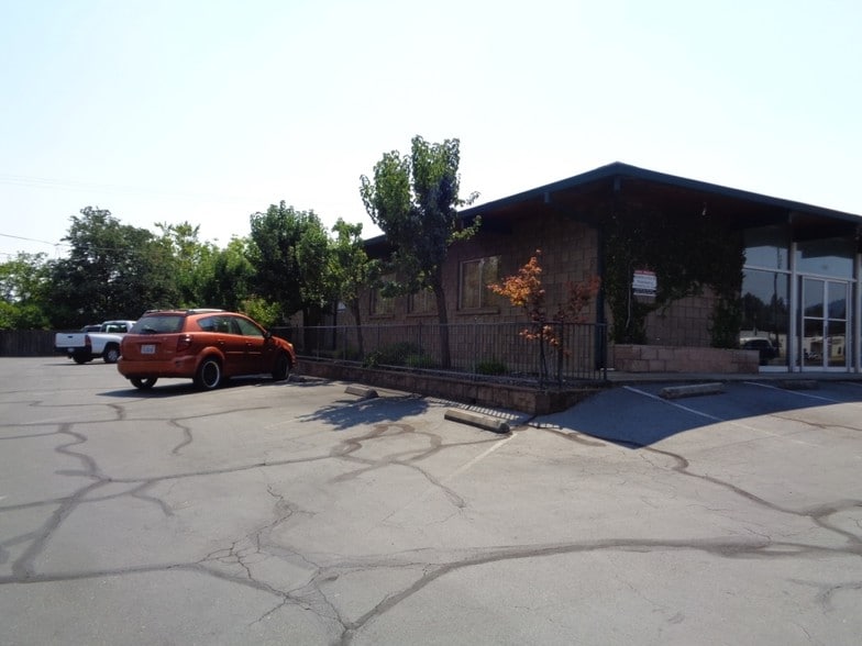 More Photos Of 4174 Ashby Ct, Shasta Lake Medical For Lease