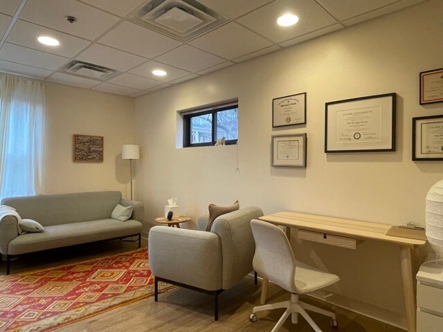 More Photos Of 285 Governor St, Providence Medical For Lease