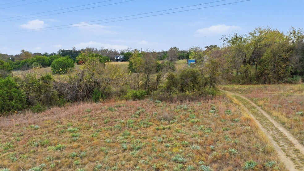 More Photos Of 395 Mary Dr, Weatherford Trailer Camper Park For Sale