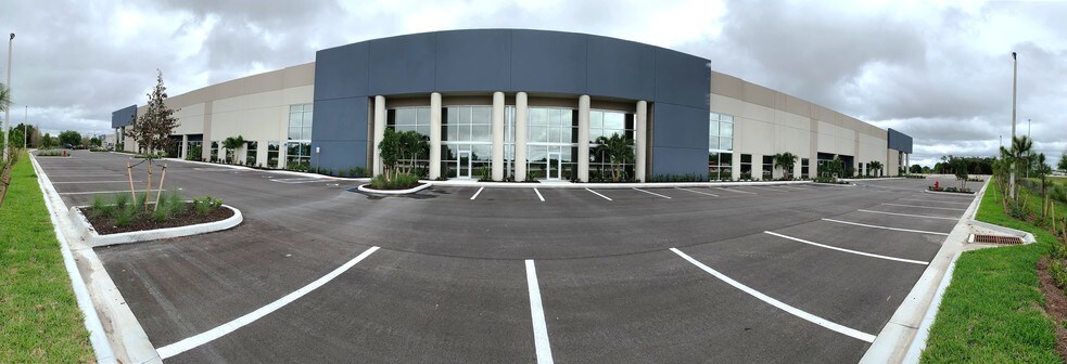 More Photos Of 9373 Laredo Ave, Fort Myers Warehouse For Lease