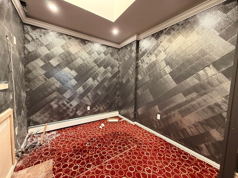 More Photos Of 4004 73rd St, Woodside Office For Lease