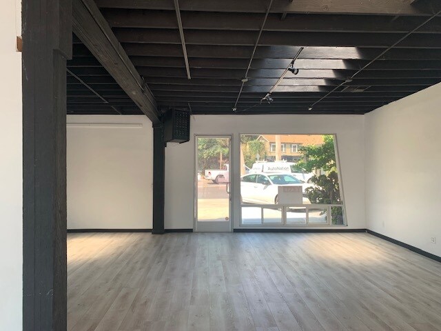More Photos Of 480-506 Ocean Ave, Laguna Beach Storefront For Lease