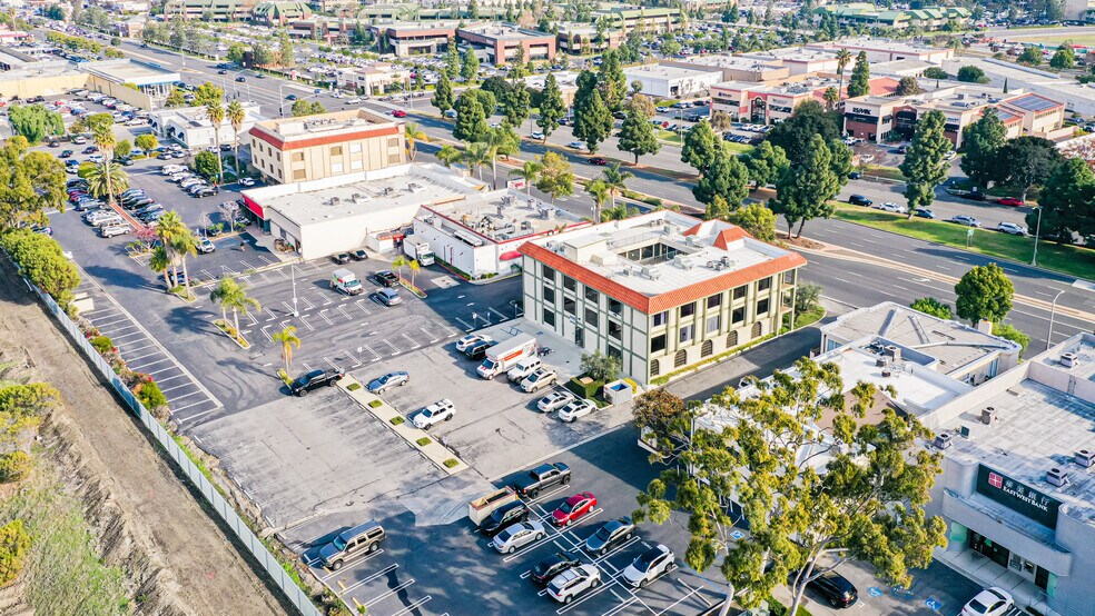 More Photos Of 23717 Hawthorne Blvd, Torrance Office For Lease