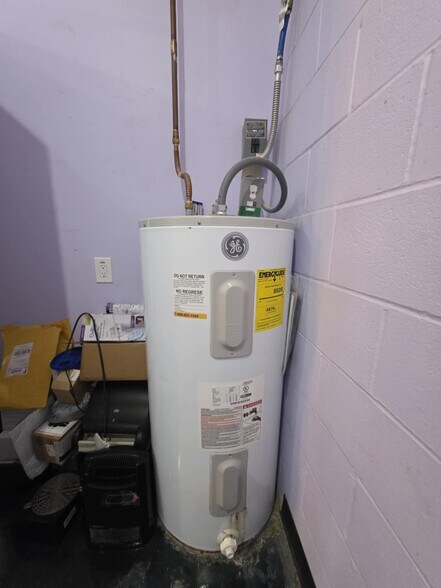 More Photos Of 8799 State Highway 35 N, Van Vleck Convenience Store For Sale