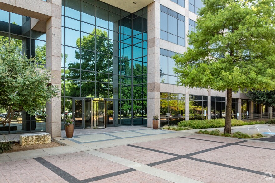 More Photos Of 1600 N Collins Blvd, Richardson Office For Lease