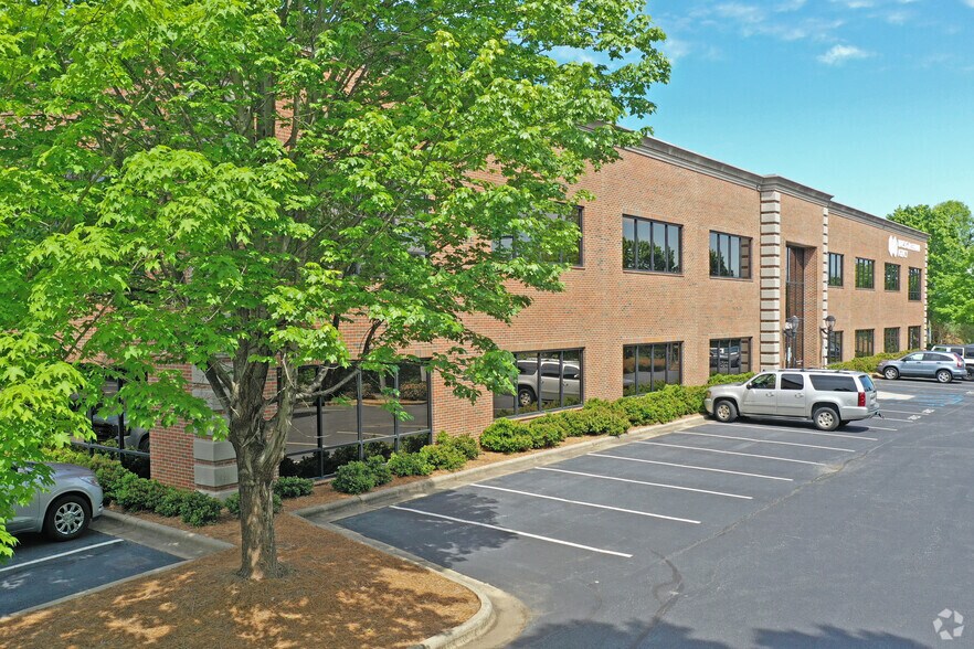 More Photos Of 3625 N Elm St, Greensboro Medical For Lease