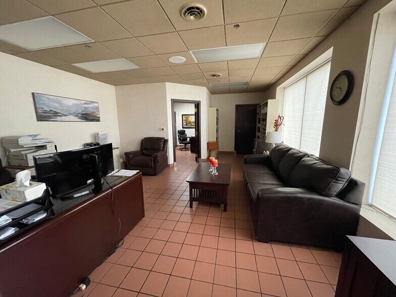 More Photos Of 31920 Van Dyke Ave, Warren Restaurant For Sale