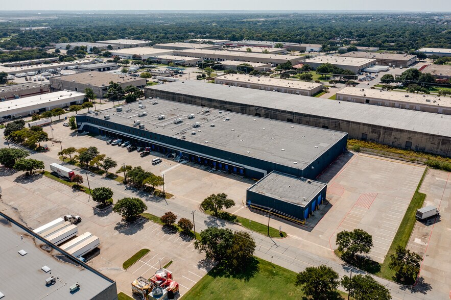 Primary Photo Of 1350 Avenue S, Grand Prairie Distribution For Lease