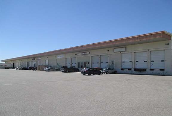 More Photos Of 2800 E Airport Dr, Tucson Airplane Hangar For Lease