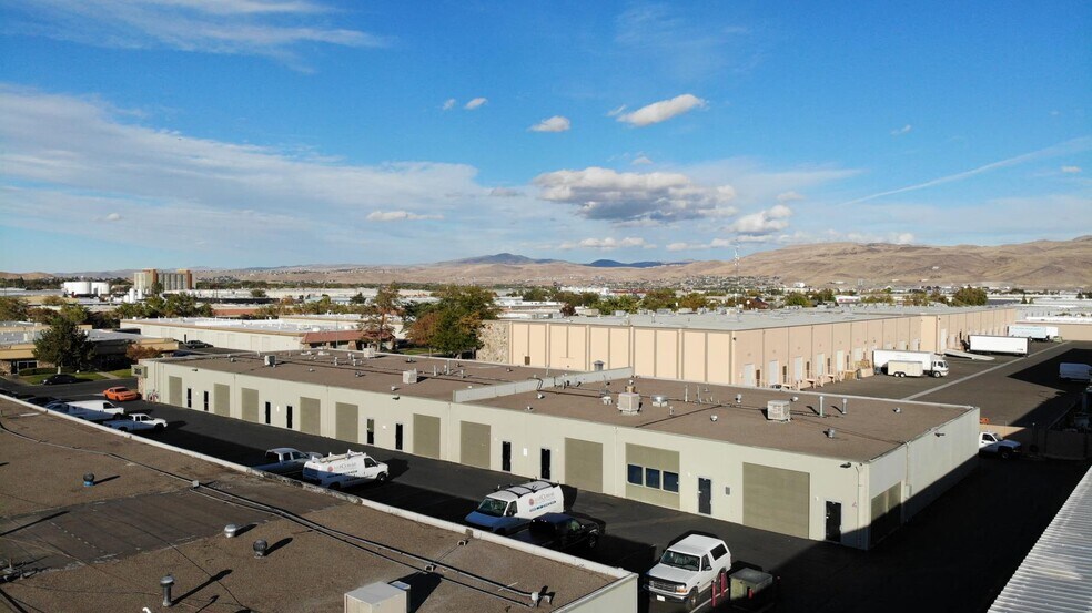 More Photos Of 385 Freeport Blvd, Sparks Light Distribution For Lease