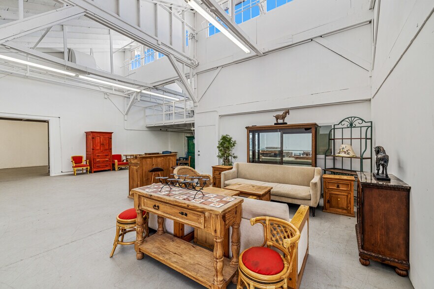 More Photos Of 4775-4779 E Ramon Rd, Palm Springs Warehouse For Sale